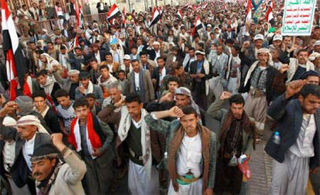 una manifestacion de Ansarola en la capital sanaa Guerra diplomática contra la Revolución en Yemen